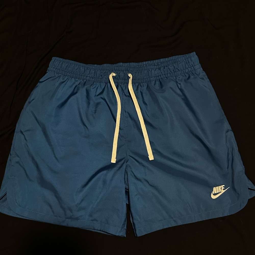 Brand new Nike woven shorts